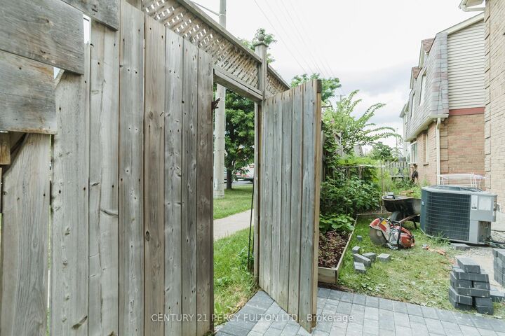 Property Photo:  103 Spring Forest Square Bsmt  ON M1S 4W7 