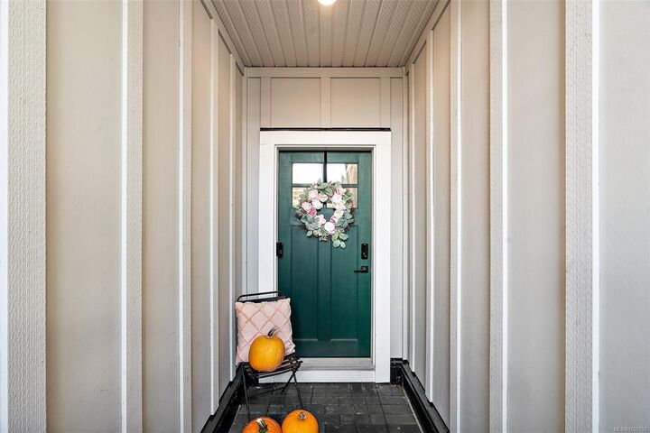 Property Photo:  2990 Burlington Cres 112  BC V9B 0Y4 