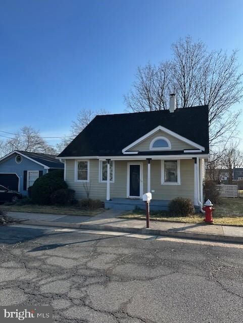 Property Photo:  104 Pershing Avenue NW  VA 20176 