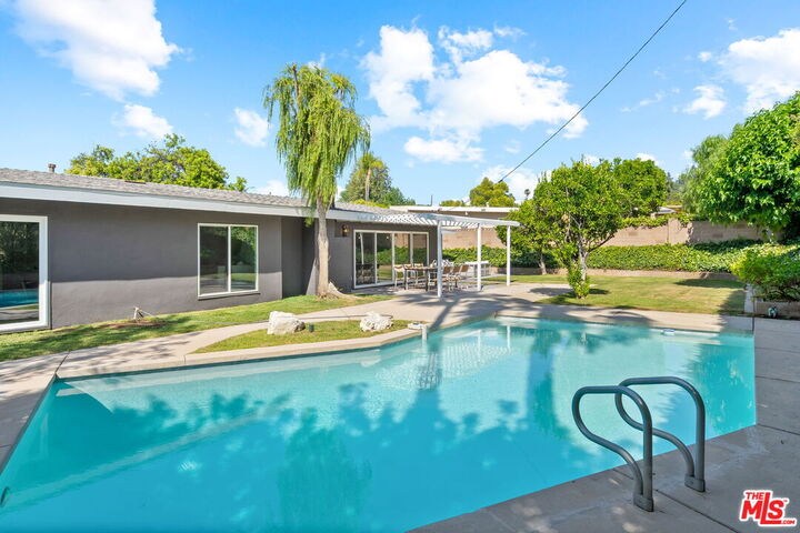 Property Photo: 22946 Brenford St CA 91364