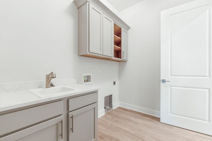 Property Photo:  1480 Dogwood Loop  OH 43065 