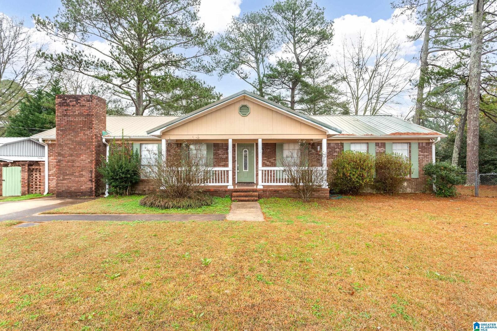 Property Photo:  100 Holiday Estates Drive  AL 35054 