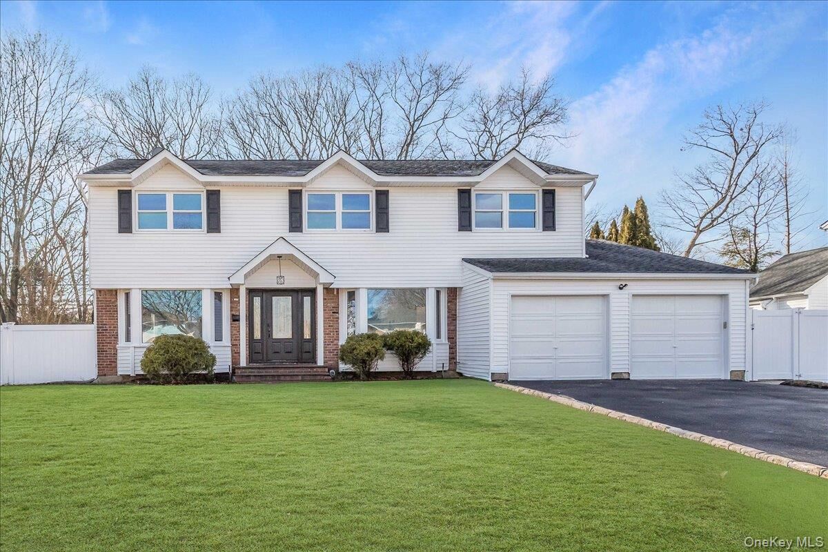 Property Photo:  20 Shirley Court  NY 11725 