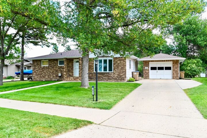 Property Photo:  1817 9th St SW  ND 58701 