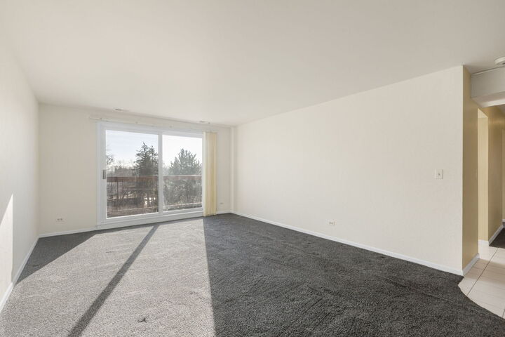 Property Photo:  400 E Dundee Road 403C  IL 60089 