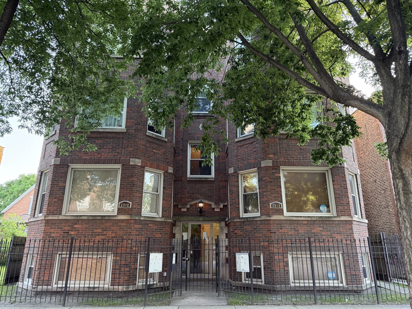 Property Photo:  6938 S Dorchester Avenue 2  IL 60637 