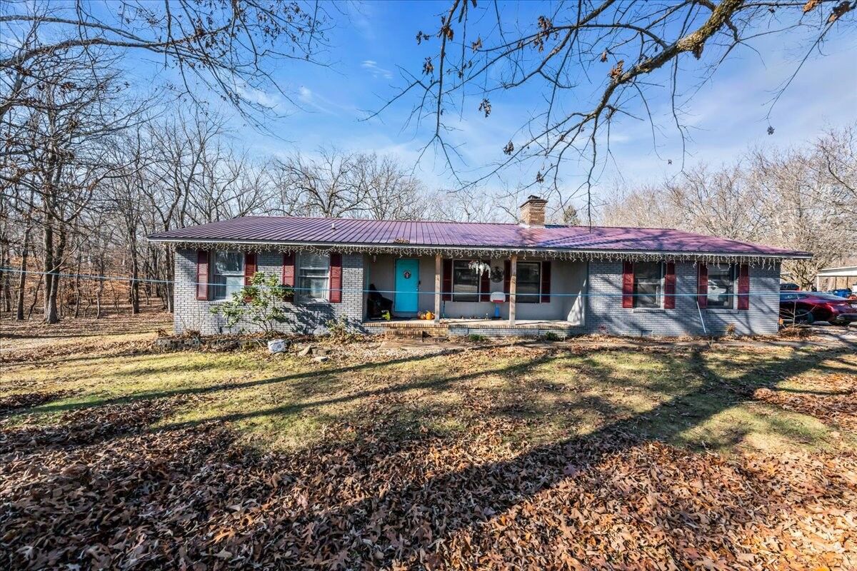 Property Photo: 305 Oak Leaf Cir TN 37398