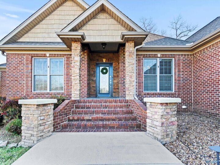 Property Photo:  51 Thornhill Road  AL 35956 