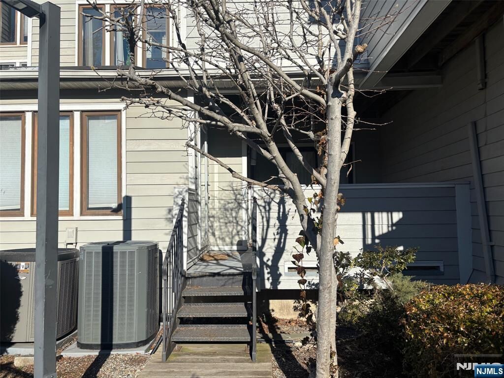 Property Photo:  748 Mainsail Lane 748  NJ 07094 