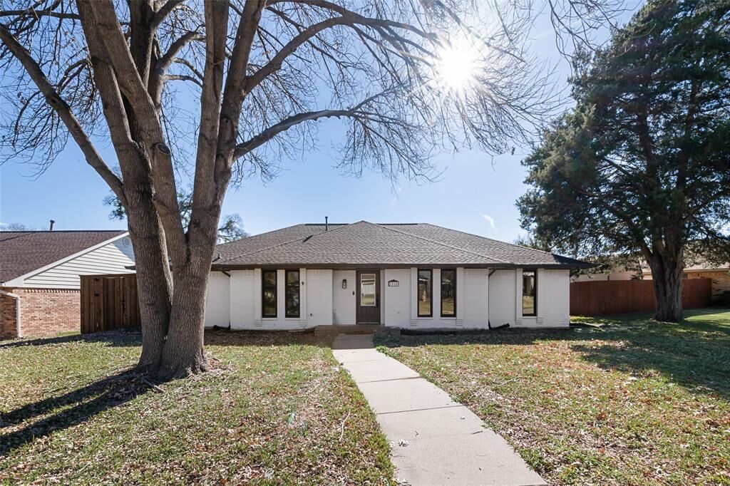 Property Photo:  1218 Teakwood Drive  TX 75137 