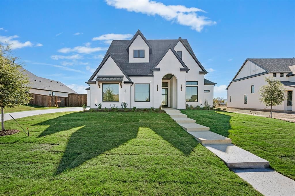 Property Photo: 301 Wimberley Drive TX 76052