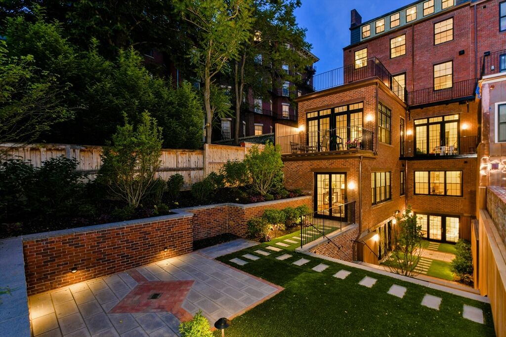 Property Photo:  5 Joy Street #1  MA 02108 