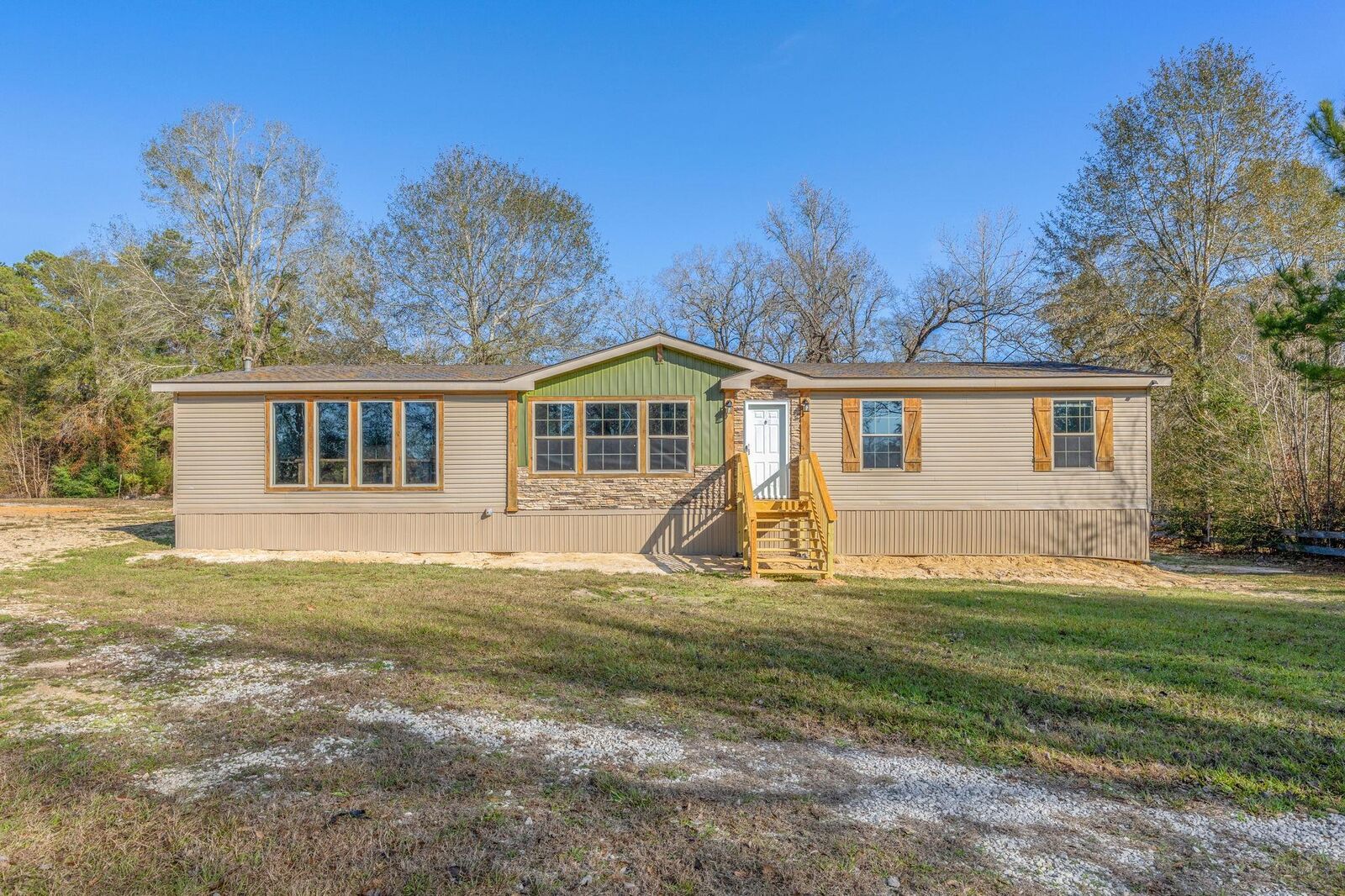 Property Photo:  317 N Smokey Cove Rd  LA 70660 