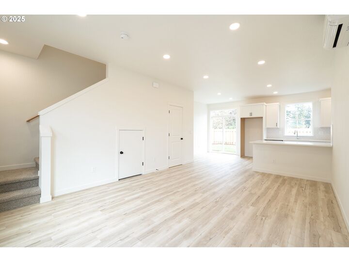 Property Photo: 14720 SE Powell Blvd OR 97236