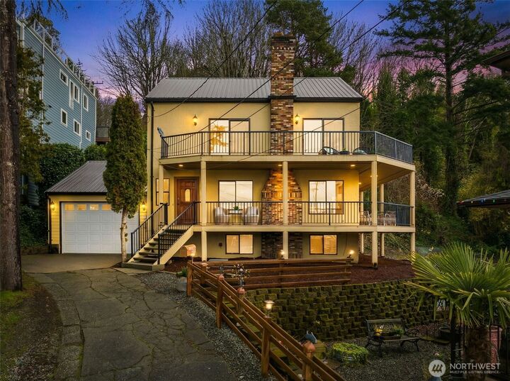 Property Photo: 5305 SW Shore Place WA 98136