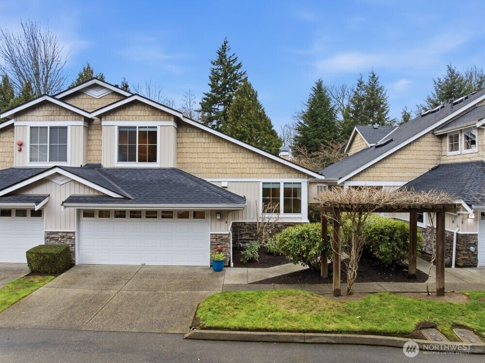 Property Photo:  120  Newport Way NW 9  WA 98027 