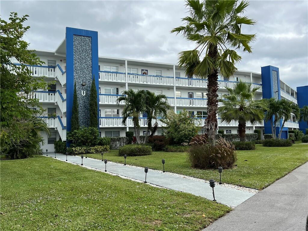 Property Photo:  4102 Newport U 4102  FL 33442 