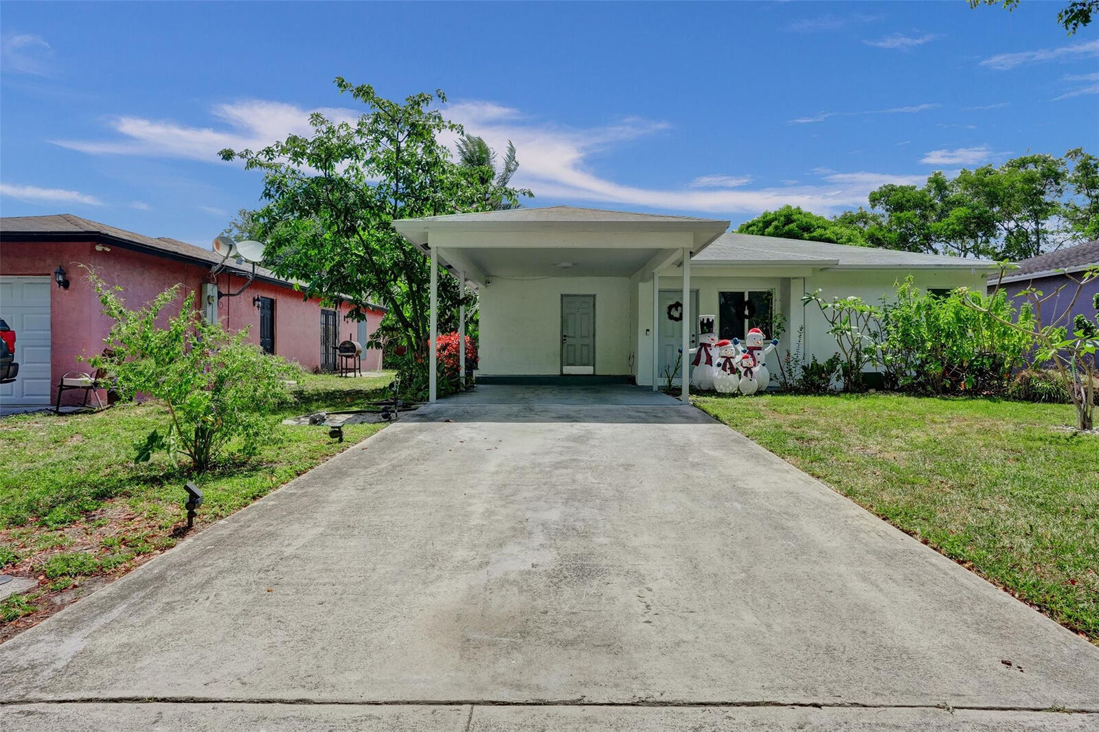Property Photo:  1590 NW 7th Lane  FL 33060 
