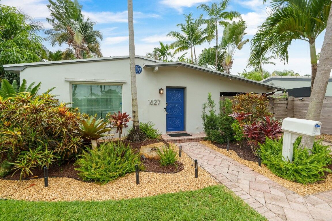 Property Photo:  1627 NE 17th Avenue  FL 33305 