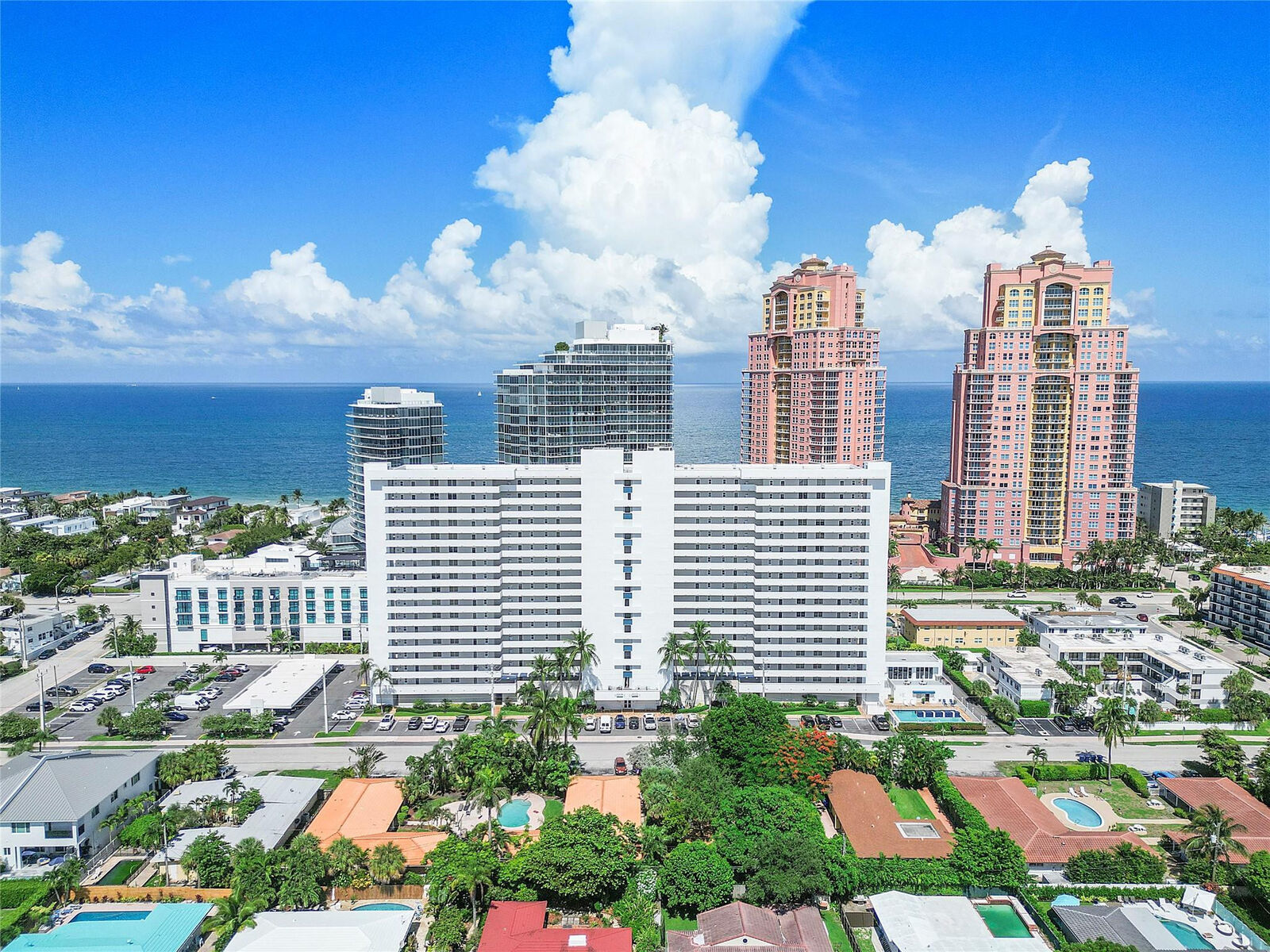 Property Photo: 2200 NE 33rd Avenue 5B FL 33305