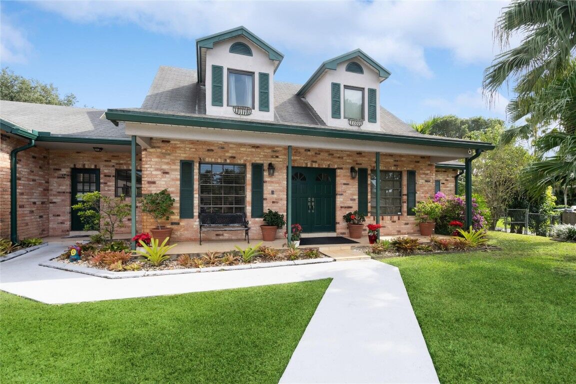 Property Photo:  2800 SW 154th Lane  FL 33331 