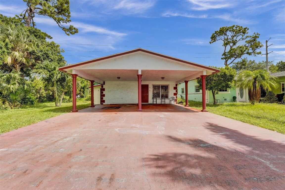 Property Photo:  2841 NW 9th Court  FL 33311 