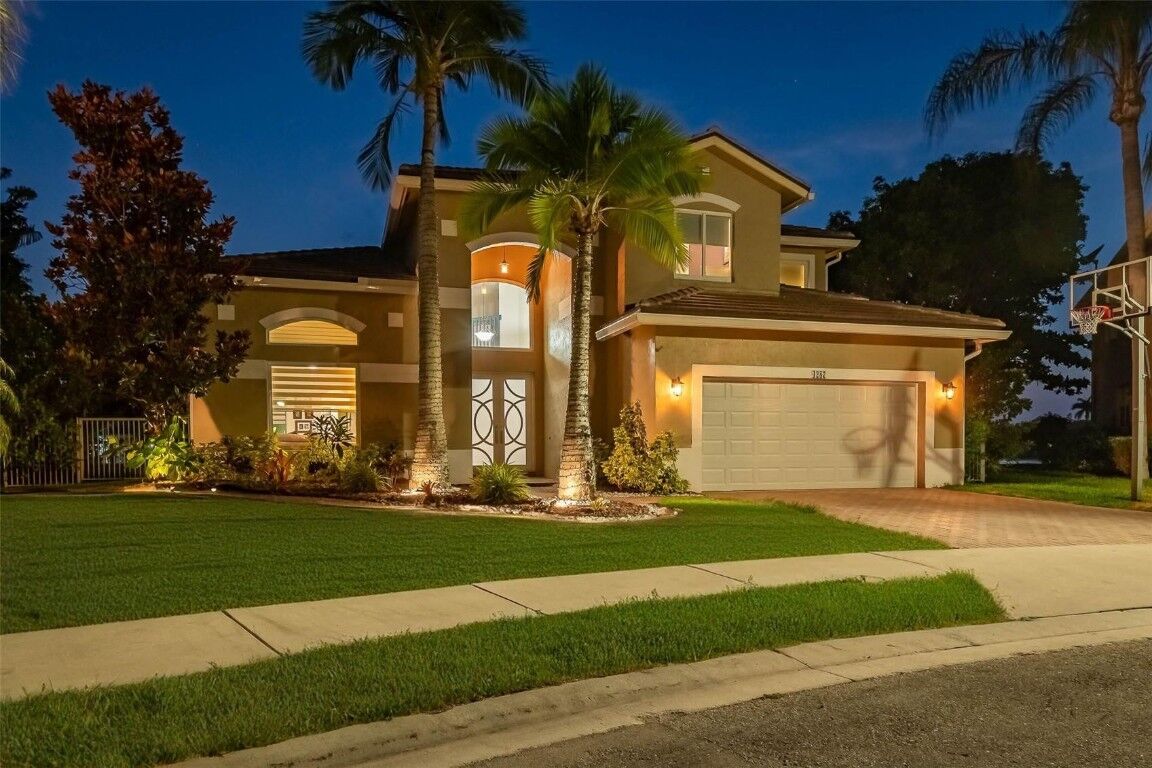 Property Photo: 4287 Diamond Drive FL 33331