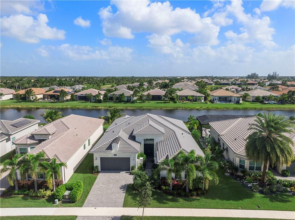 Property Photo:  12802 Whitehorn Way  FL 33473 