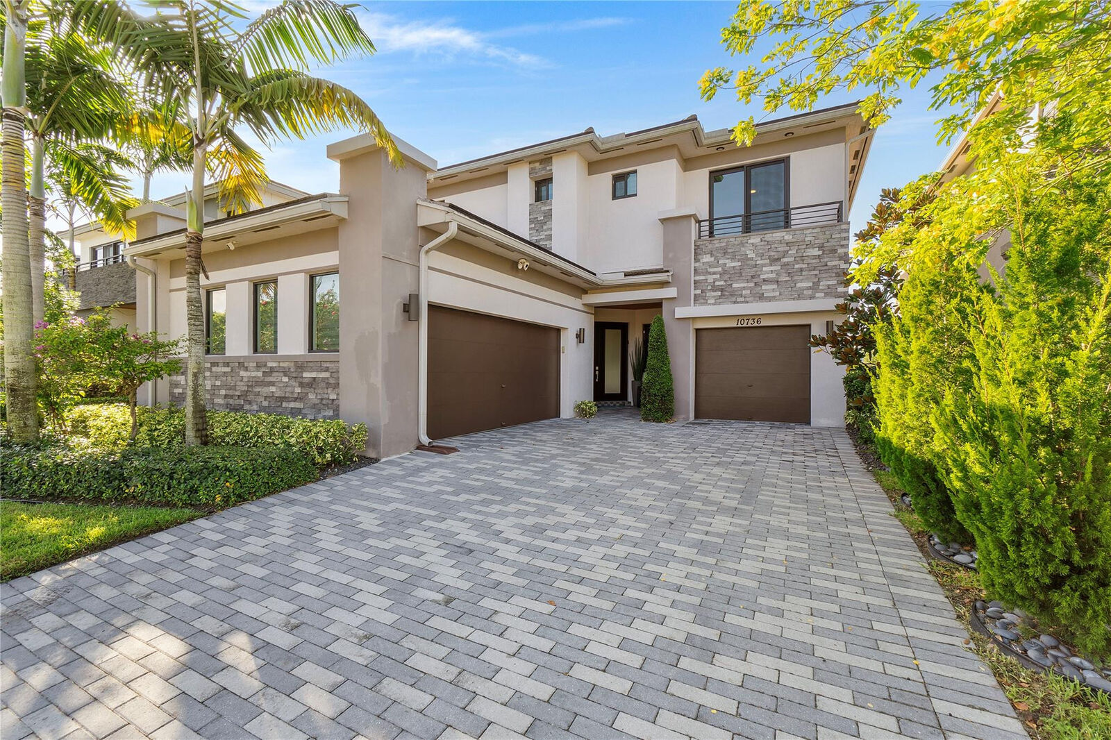 Property Photo: 10736 Windward Street FL 33076