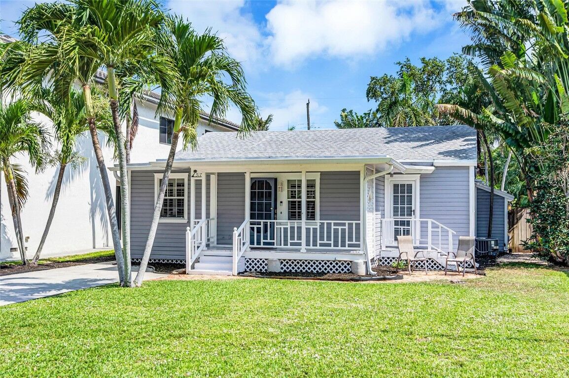 Property Photo:  517 SW 10th Street  FL 33315 