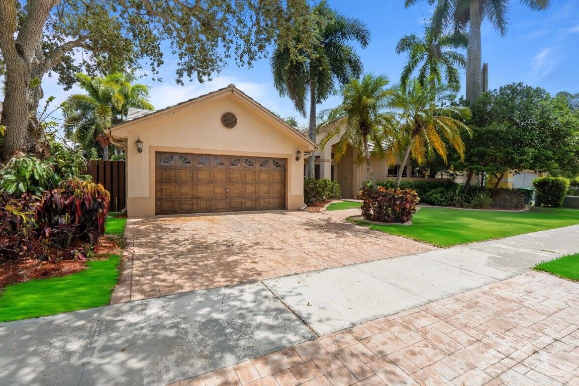 Property Photo: 12626 SW 9th Place FL 33325