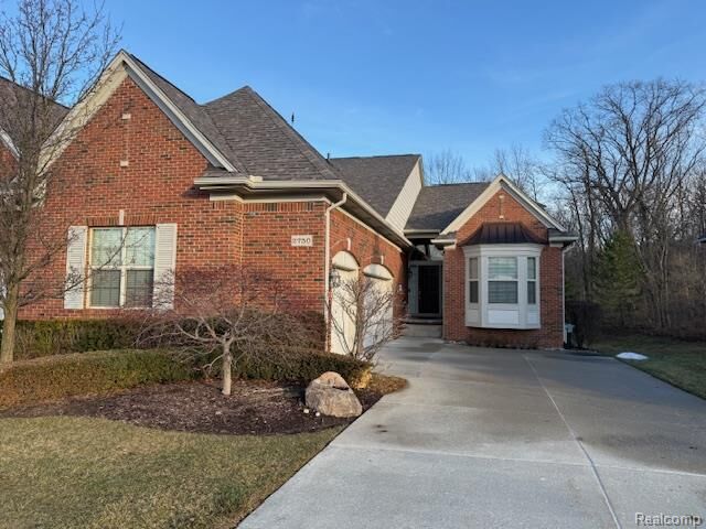 Property Photo:  2750 Castlemartin Court  MI 48306 