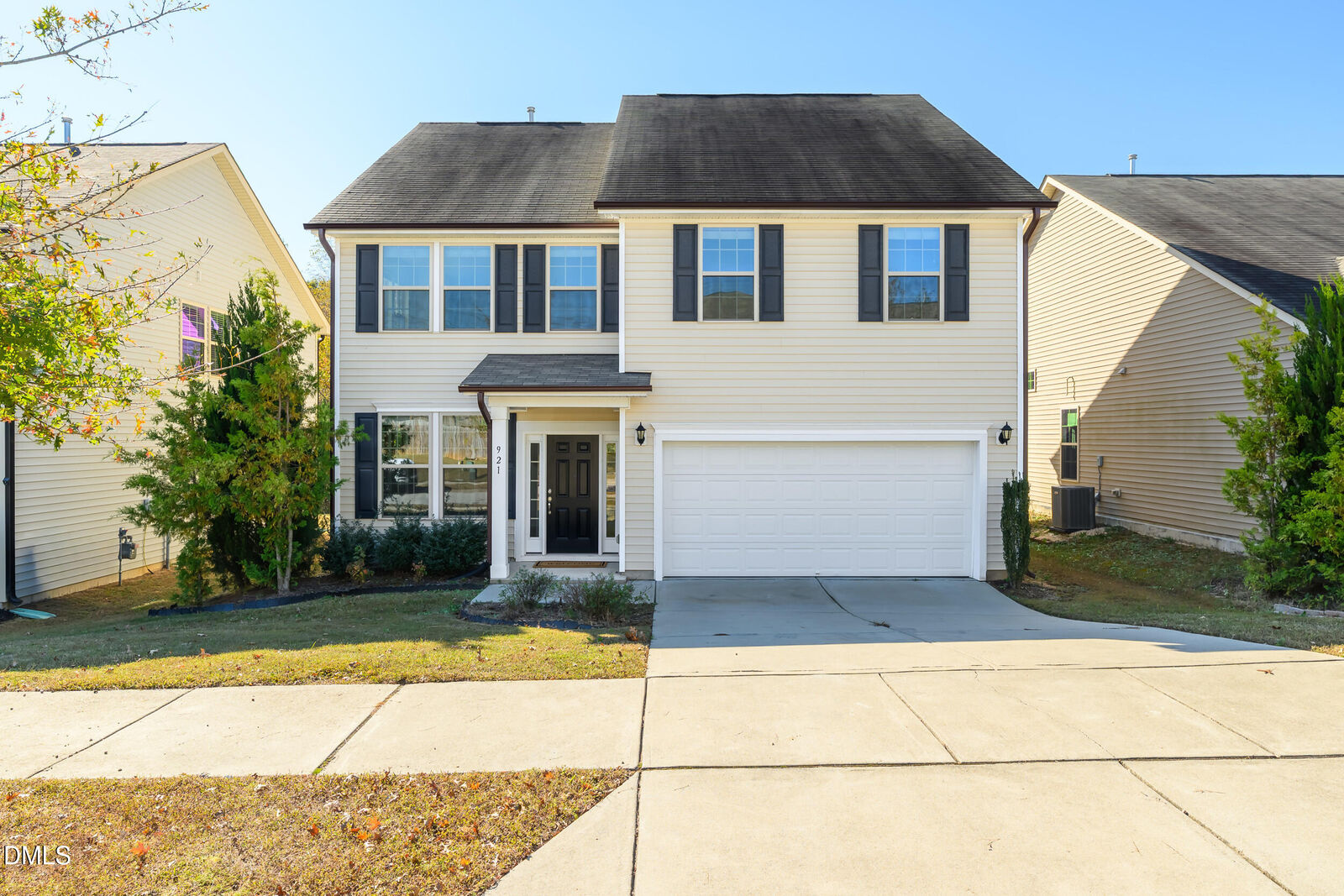 Property Photo:  921 Stable Fern Drive  NC 27526 