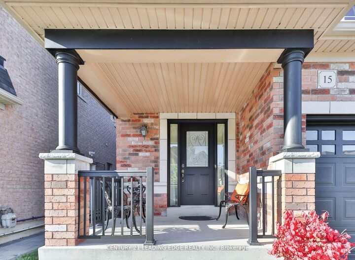 Property Photo:  15 Robertdale Court  ON L4A 0Y5 