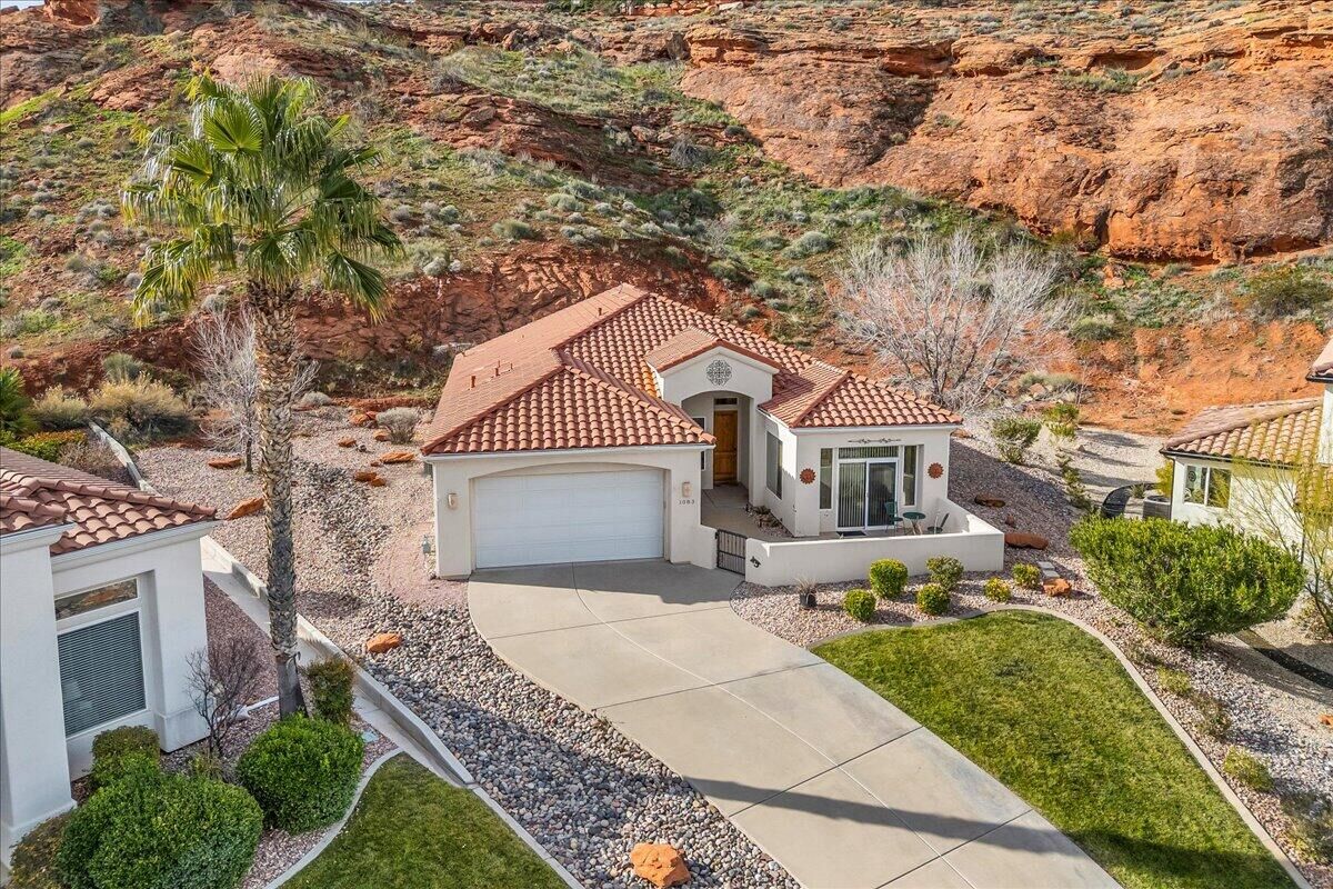 Property Photo: 1083 W Shadow Ridge Ct UT 84780