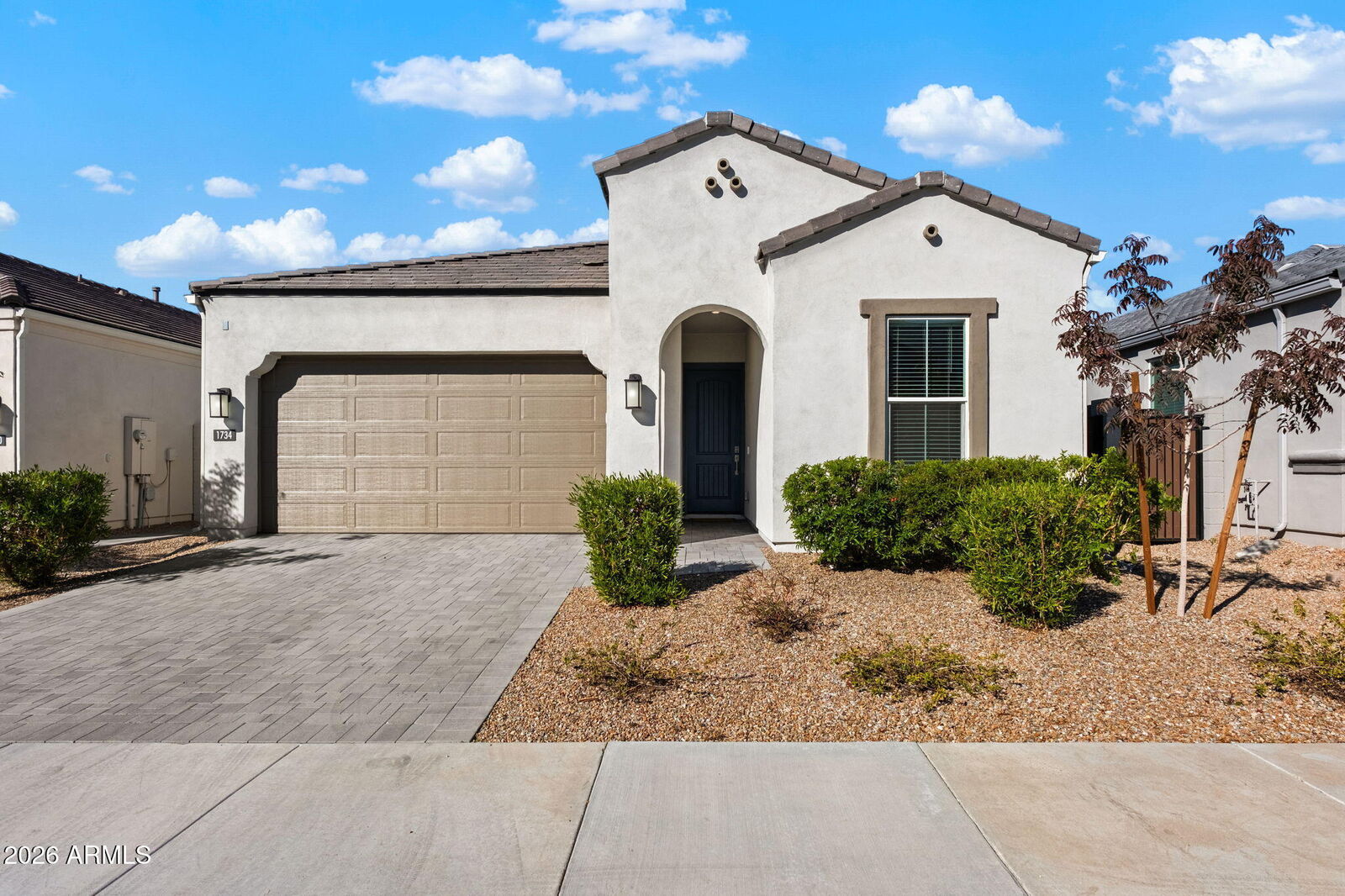 Property Photo: 1734 E Questa Drive AZ 85024