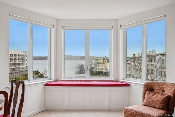 Property Photo:  1316 Round Pointe Drive 1316  NY 10927 