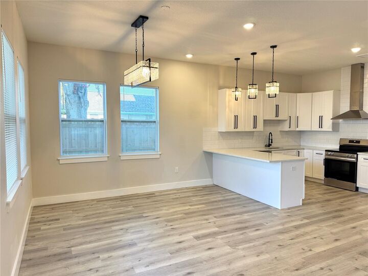 Property Photo: 1919 30th Avenue N FL 33713