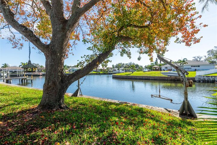 Property Photo:  1466 51st Avenue NE  FL 33703 