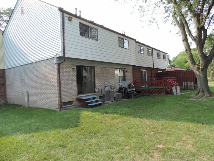 Property Photo:  8432 Hickory Drive  MI 48312 