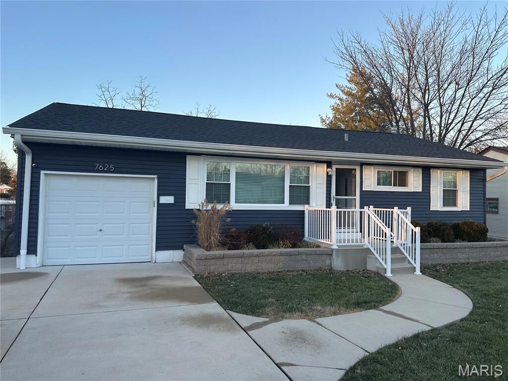 Property Photo:  7625 General Sheridan Lane  MO 63123 