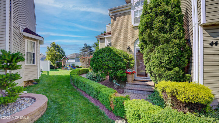 Property Photo:  44 Kentucky Way  NJ 07728 