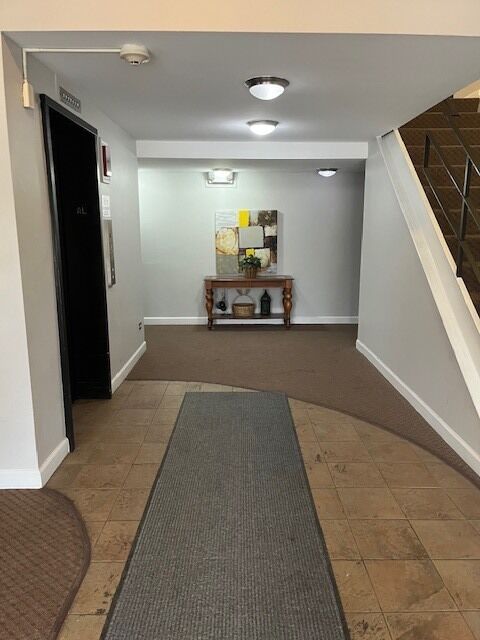 Property Photo:  2423 N Kennicott Drive 1C  IL 60004 