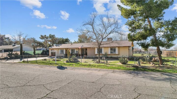 Property Photo: 41003 172nd E CA 93535