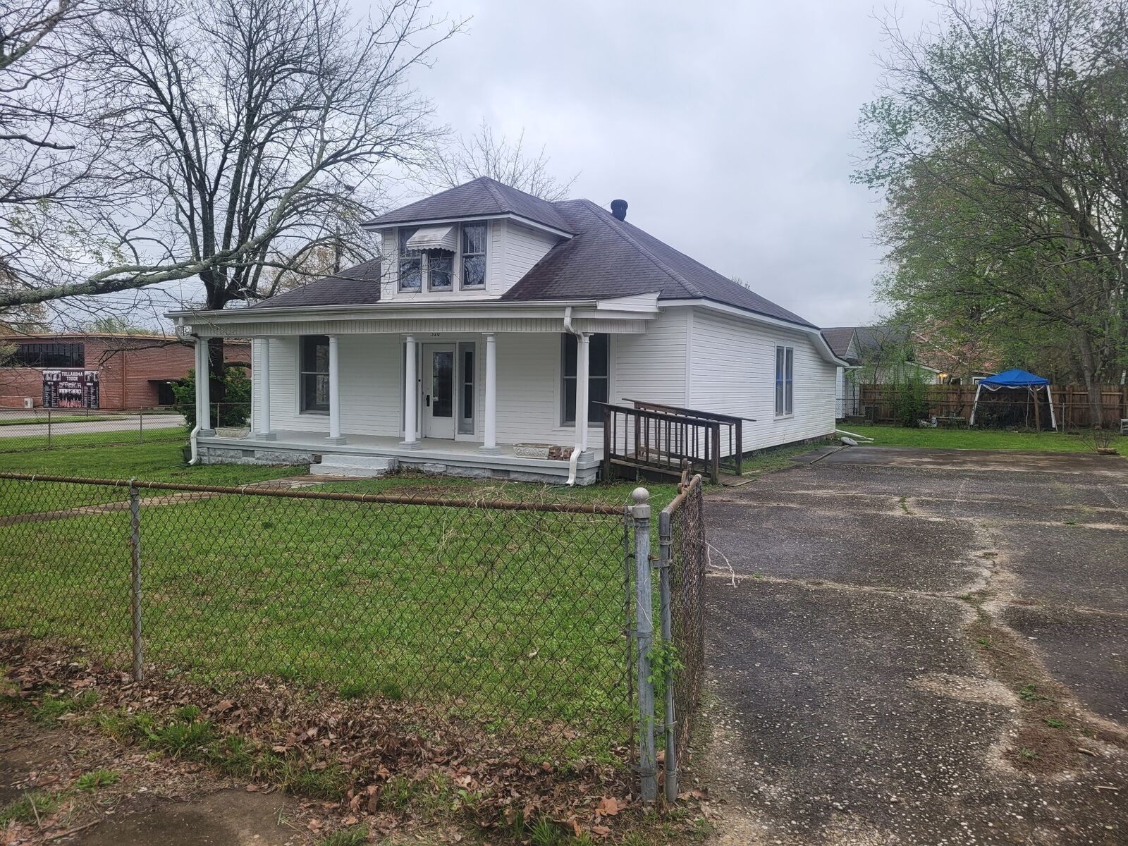 Property Photo:  320 S Jefferson St  TN 37388 