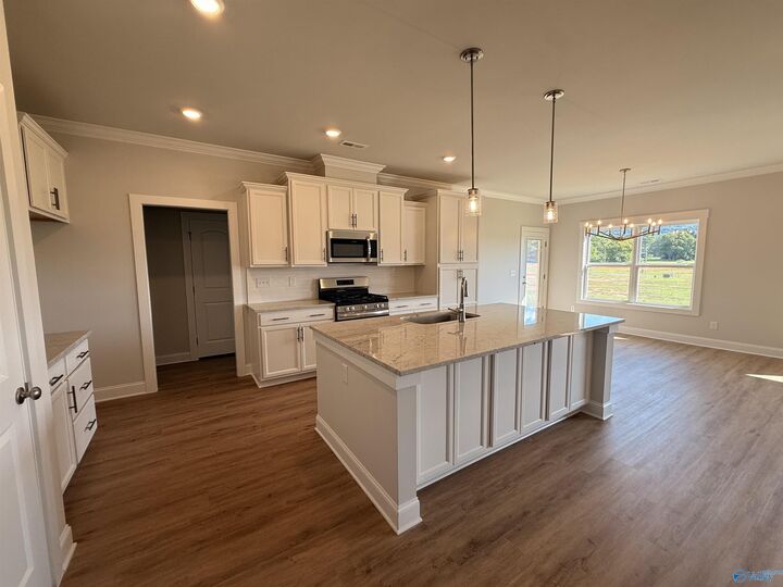 Property Photo: 1302 Vermilion Circle AL 35803