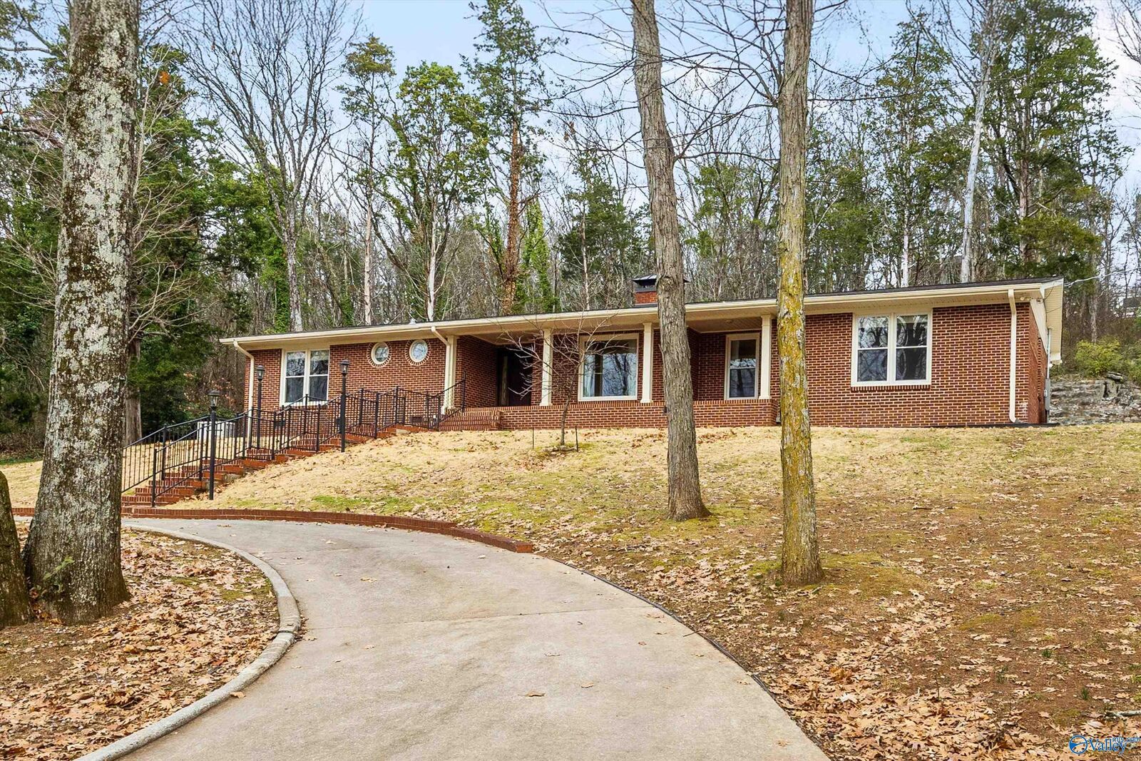 Property Photo:  409 Four Mile Post Road SE  AL 35802 