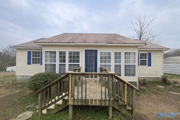 Property Photo:  2000 County Road 1568  AL 35019 