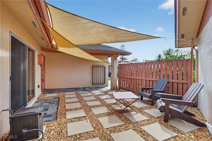 Property Photo:  6417 Royal Woods Drive  FL 33908 