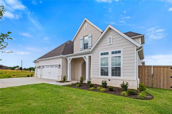 Property Photo:  3000 Courtyard Street  AR 72762 